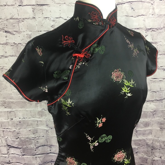 1950s Vintage Silk Cheongsam Qipao from Hong Kong - Picture 3 of 8